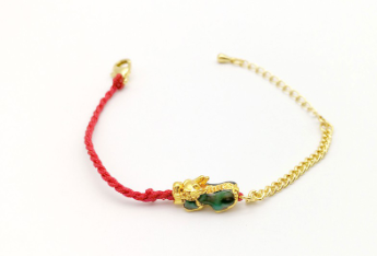 สร้อยข้อมือด้ายแดง ปี่เซียะ